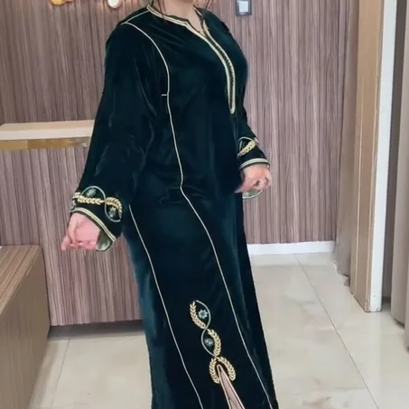 قفطان فاخر… مصمم للي كيعشقو التميز والجودة 👑 + هديتك ثمن مميز 💝 فرصة محدودة، كوني نجمة العيد 🌙