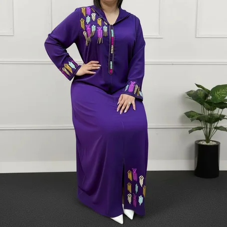 تميزي بإطلالة فريدة مع جلابة مطروزة ومنبتة بالعقيق 💎🏃‍♂سارعي بالطلب👇🏻 قبل انتهاء العرض و نفاذ الكمية