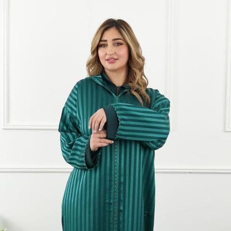 ✨ عرض خاص بمناسبة العيد🌙 اغتنمي الفرصة وتمتعي بإطلالة راقية مع جلابة جوهرة💎  2 بياس المخدومة ببراندة راقية بثمن همزة😱 لفترة محدودة