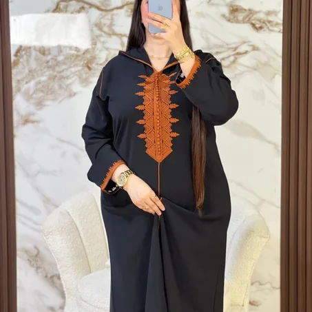 🥳 تخفيض خاص كوني نجمة هذا العيد بإطلالة أنيقة ومميزة 🤩✨ اختاري الأناقة والفخامة وخلي إطلالتك تخطف الأنظار يوم العيد 🌙  مع جلابة كريب كوريا حرير ⏳ الكمية محدودة… سارعي بالطلب قبل نفاذ الستوك