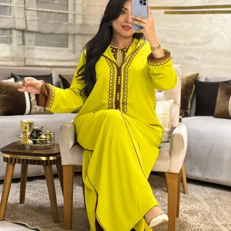 🔥 عرض خاص لعيد أكثر أناقة 🌙 إطلالة العيد بلمسة فخامة مع جلابة 2بياس  📦 سارعِي بالحجز قبل نفاذ الكمية وخلي العيد ديالك يكون بإطلالة ما تتنساش 💖