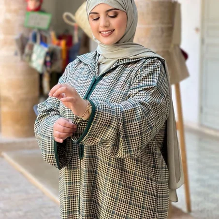 🥳تخفيض خاص كوني نجمة🤩هذا الشتاء بإطلالة أنيقة ودافئة😍 جلابة شتوية ثوب سخون  عالي الجودة سارعو بالطلب👇🏻قبل نفاذ الكمية⏳(صور غيال)