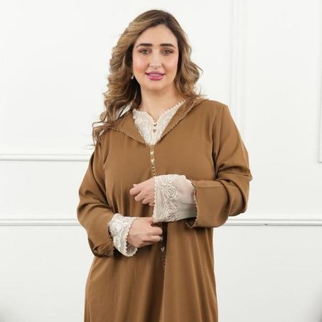 عشاق البساطة و الأناقة والجمال جلابة إيڤازي 2بياس  كريپ  مخدومة باليد  بالراندة  قفطان توب مسلين مطروز بالرباطي الاصيل