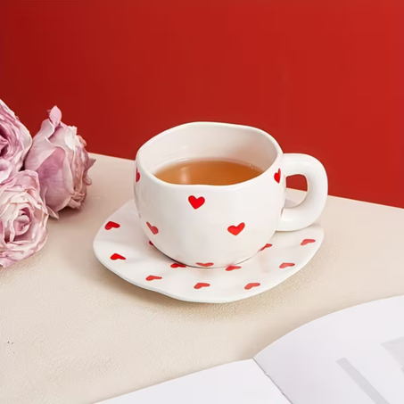 كوب سيراميك بنقشة قلب أحمر