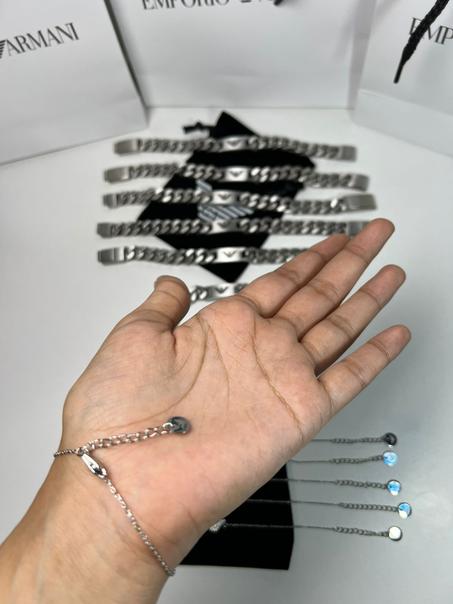 Bracelet Armani pour couple ou bien individu de bonne qualité