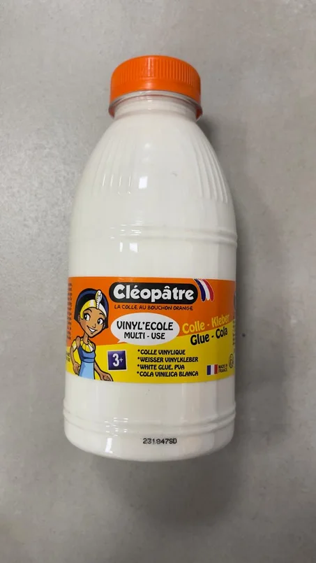 colle blanche vinylique de la marque Cléopâtre