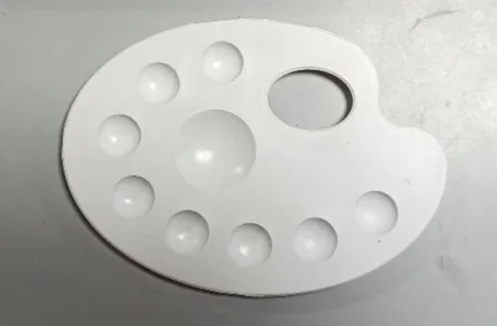 palette de peinture en plastique.