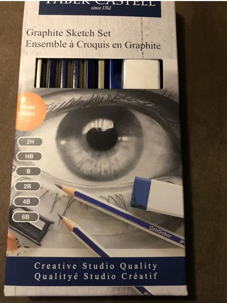 ensemble de dessin au graphite Faber-Castell Goldfaber Creative Studio.