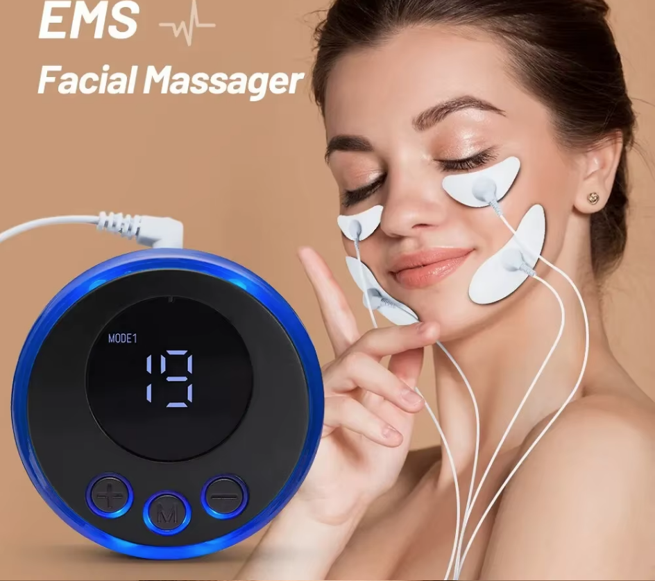 مدلك الوجه بتقنية EMS لشد وتجديد البشرة بأربعة رؤوس