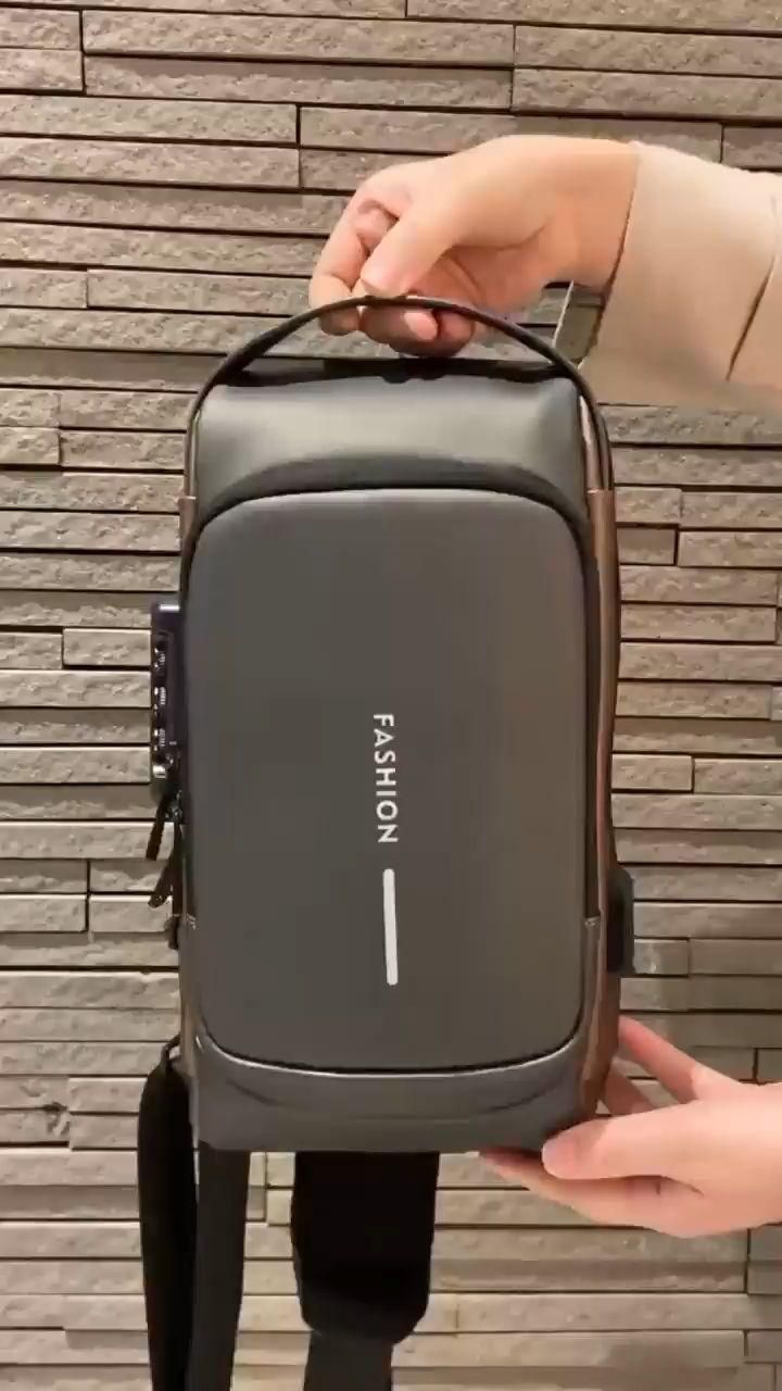 حقيبة صدر مع شاحن