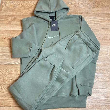 Ensemble nike ( bonne qualité )