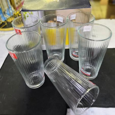 مجموعة من 6 أكواب زجاجية