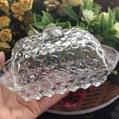 طبق زبدة بغطاء زجاجي