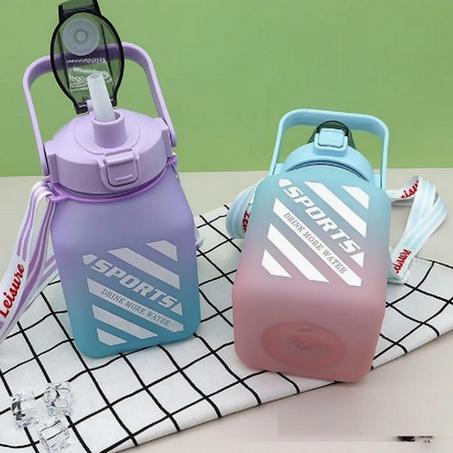 زجاجة مياه بلاستيكية مربعة صديقة للبيئة، مانعة للتسرب، سعة 1.5 لتر