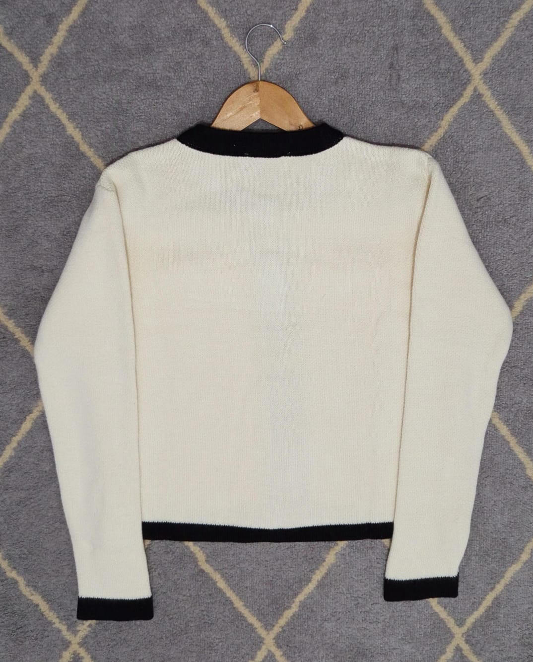 Gilet Style Chanel à Boutons Dorés ✨