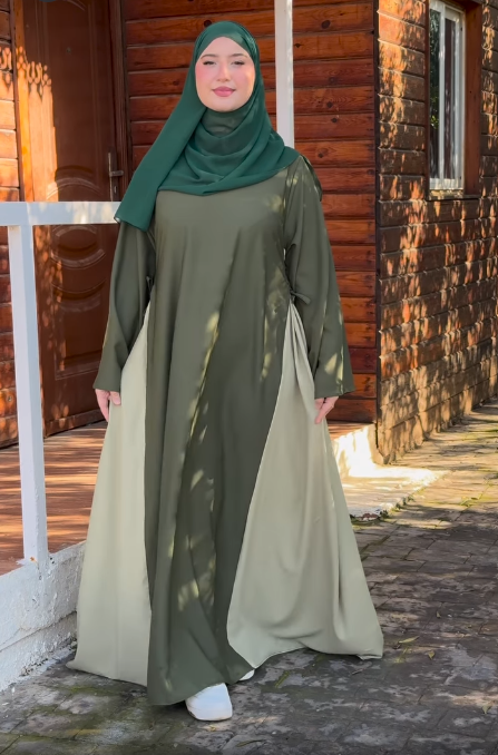عباية "أندلسية" بتفاصيل جانبية ساحرة