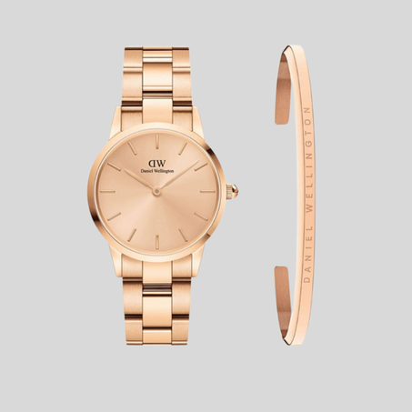 باك ساعة  انيقة مع براسلي مميز لنساء