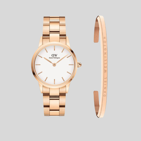 باك ساعة  انيقة مع براسلي مميز لنساء