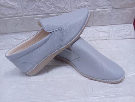 حذاء رجالي أنيق و مريح