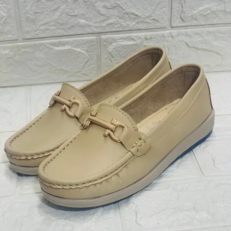 حذاء نسائي أنيق و مريح