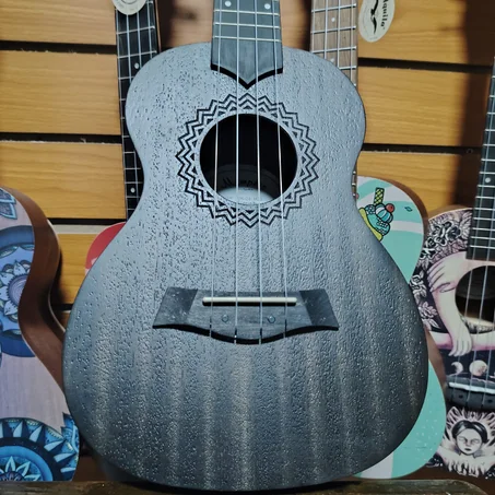 UKULELE CONCIERTO MEMPHIS