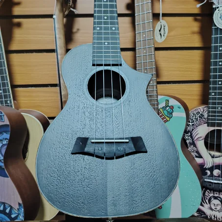 UKULELE CONCIERTO MEMPHIS