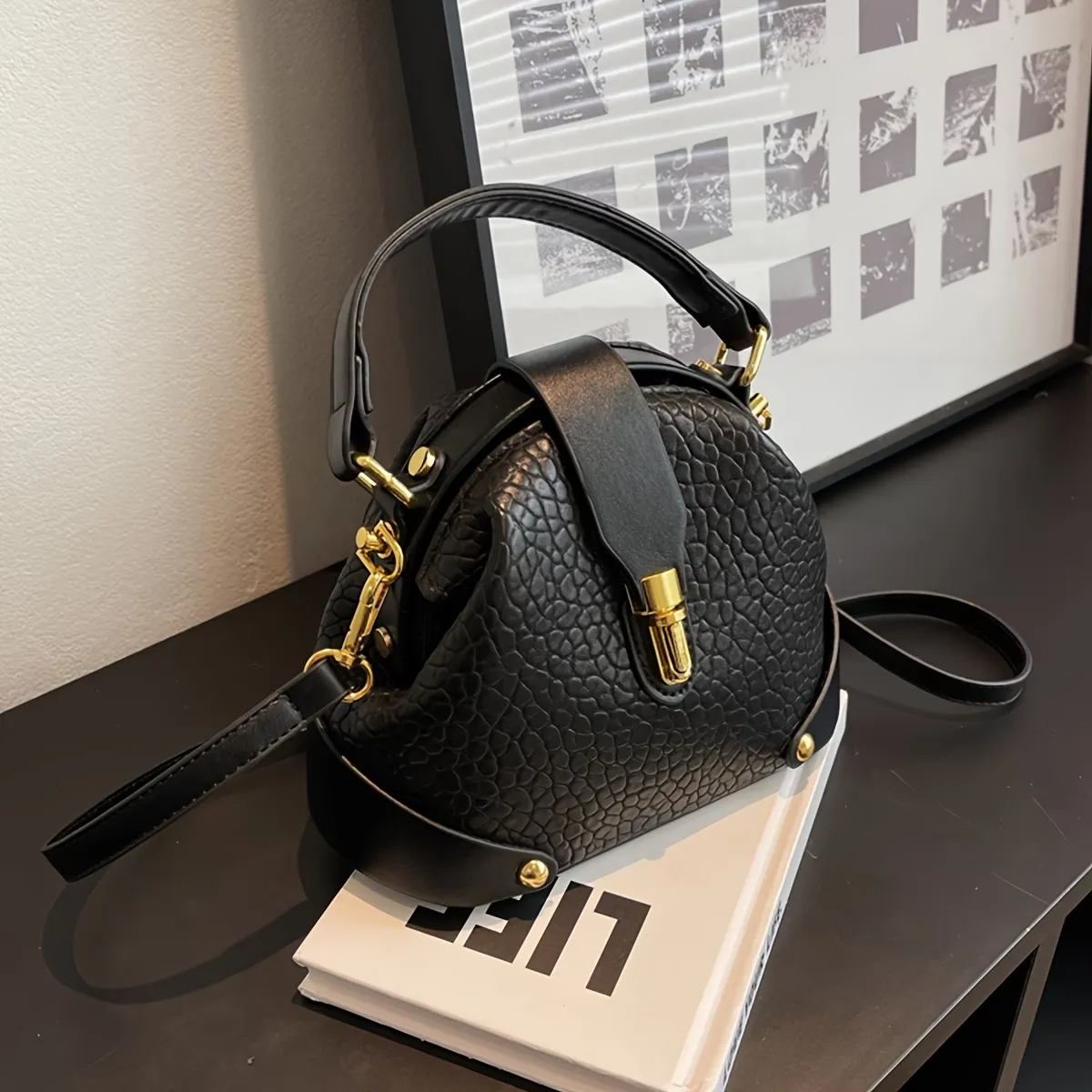 👜 Chic Leather Crossbody – Carry Style Wherever You Go 💎✨