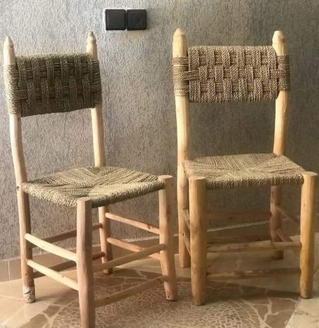 banc et des fauteuil et chaises