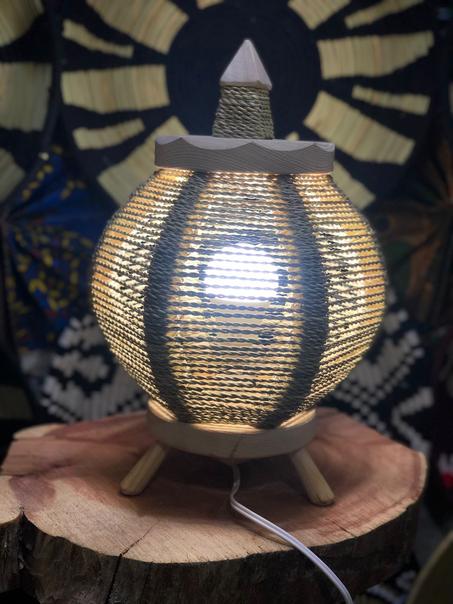 Lampe Grenade tissée en fil de Doum