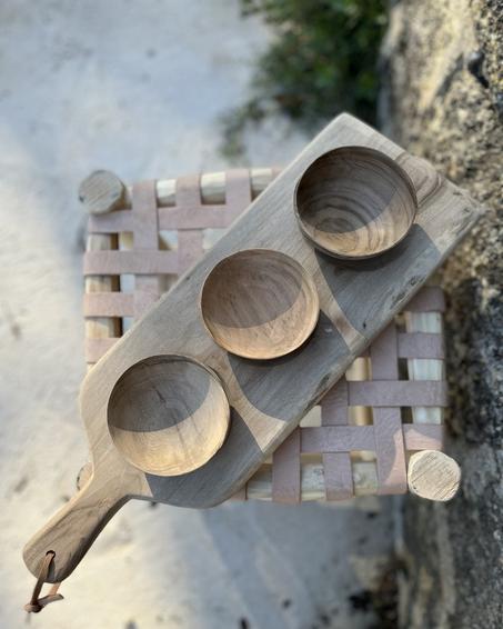 PLANCHE À TAPAS EN NOYER