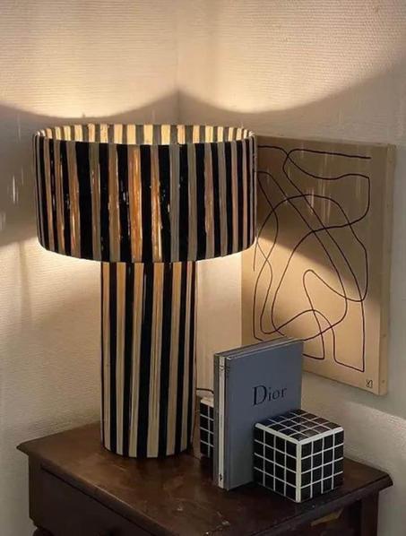 LAMPE YANG BICOLORE À POSER EN RAPHIA
