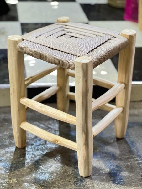 TABOURET EN FIL TRESSÉ beige