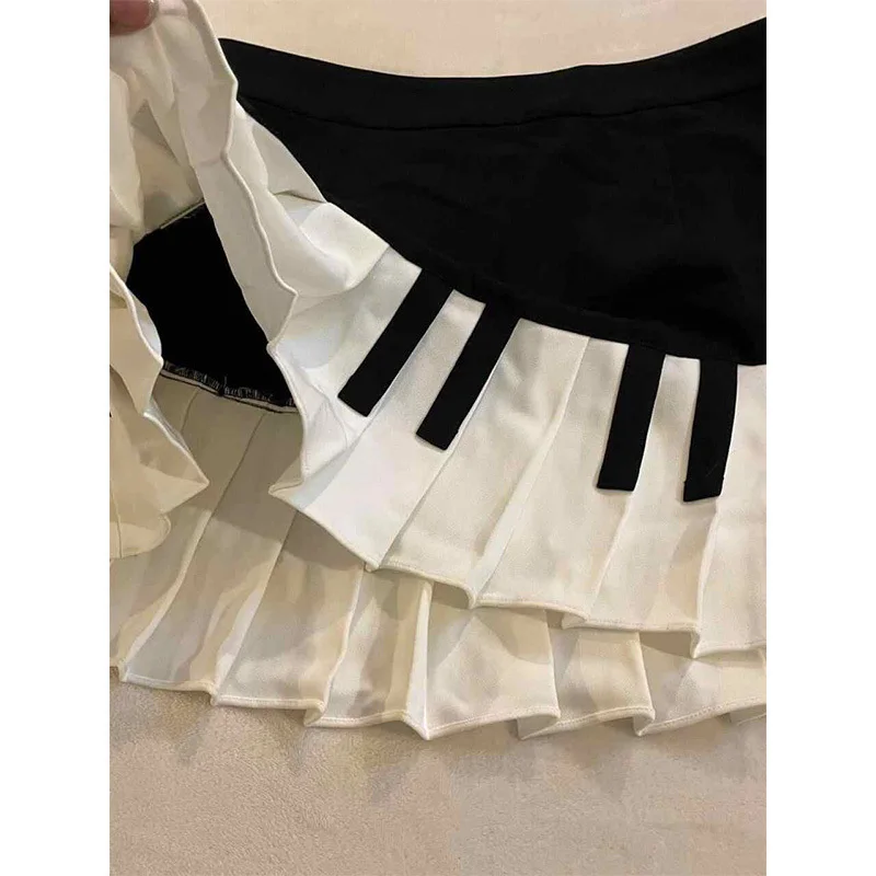 Retro Black And White Piano Design Skirt