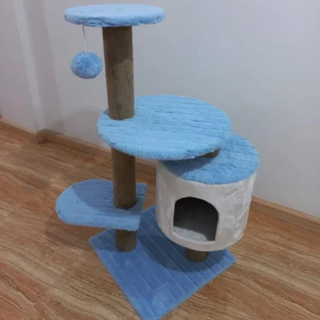 Grand arbre à chat maison griffoir