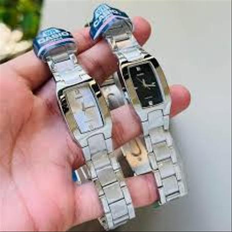 ساعة نسائية CASIO  + علبة