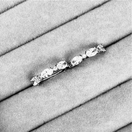 Boucles d’oreilles délicates argentées