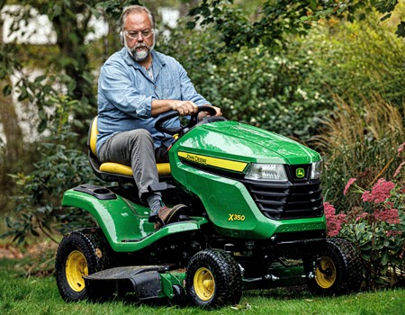 🚜 John Deere S240