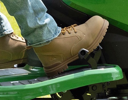 🚜 John Deere S240