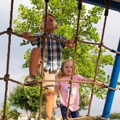 Lifetime Big Stuff Deluxe Swing Set
