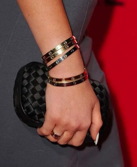 "سوار الحب "كارتير