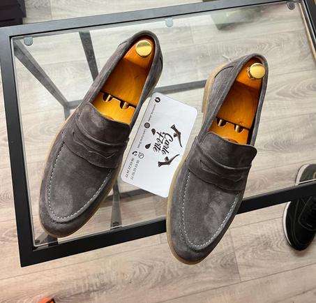 𝗟𝗢𝗔𝗙𝗘𝗥 𝗚𝗥𝗘𝗬 𝗦𝗨𝗘𝗗𝗘