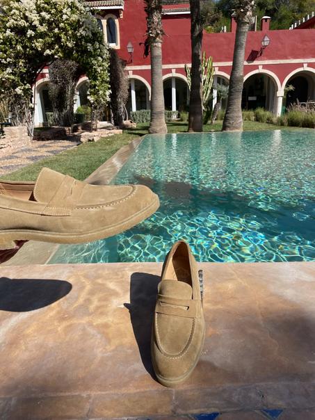 𝗟𝗼𝗮𝗳𝗲𝗿 𝗯𝗲𝗶𝗴𝗲 𝘀𝘂𝗲𝗱𝗲