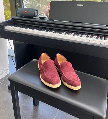 𝗟𝗢𝗔𝗙𝗘𝗥 𝗕𝗨𝗥𝗚𝗨𝗡𝗗𝗬 𝗦𝗨𝗘𝗗𝗘