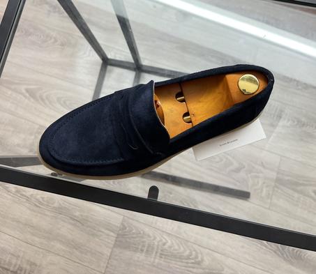 𝗟𝗢𝗔𝗙𝗘𝗥 𝗕𝗟𝗨𝗘 𝗡𝗜𝗚𝗛𝗧