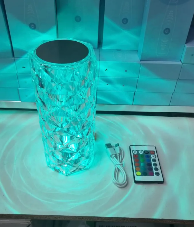 Lampe CRISTAL tactile à LED avec effet diamant - Pétale de rose