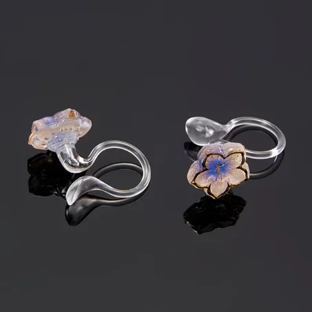 مشابك أذن عصرية