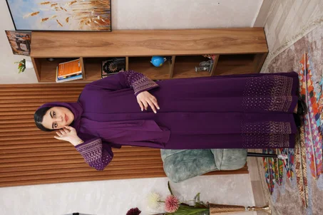 عباية ستراس بتطريز أنيق على الأكمام والحافة السفلية