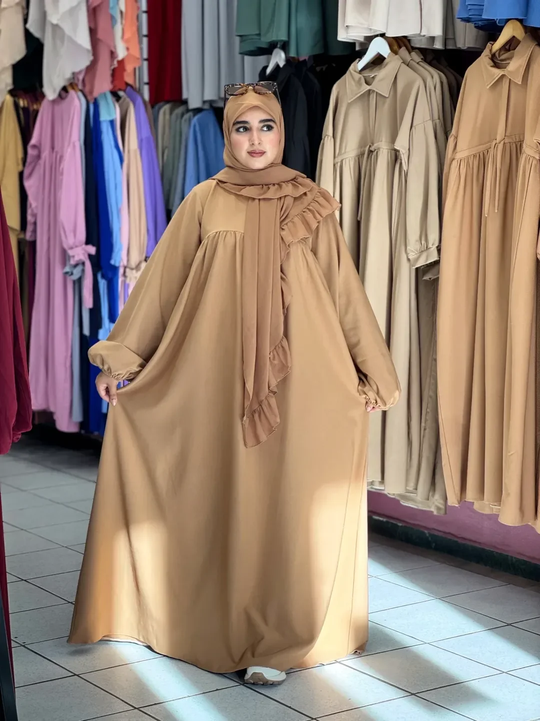 عباية دافئة بثوب دياكنال – تصميم أنيق لفصل الشتاء