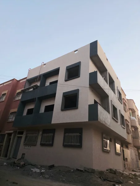 شقة بتمزارت ف منزل تلات سكان الطابق الأول