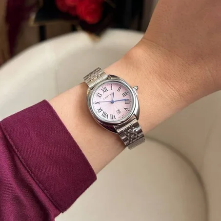 Cartier argentée (Fond rose)